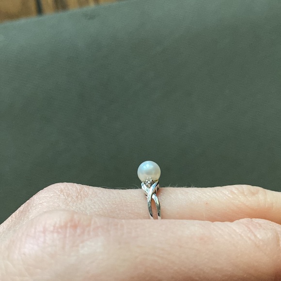 10k White Gold Cultured Pearl Ring with Diamonds - Picture 8 of 8